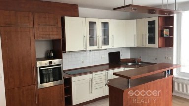 Pronájem bytu 2+kk a lodžie, 63 m2, ulice Kostomlatská, Praha 9 – Letňany.