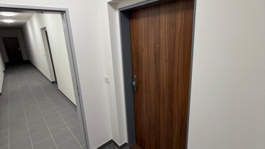 Pronájem novostavby bytu 2 + kk/L/G/S v Praze 15 - Hostivař, ulice Arnošta Staňka.